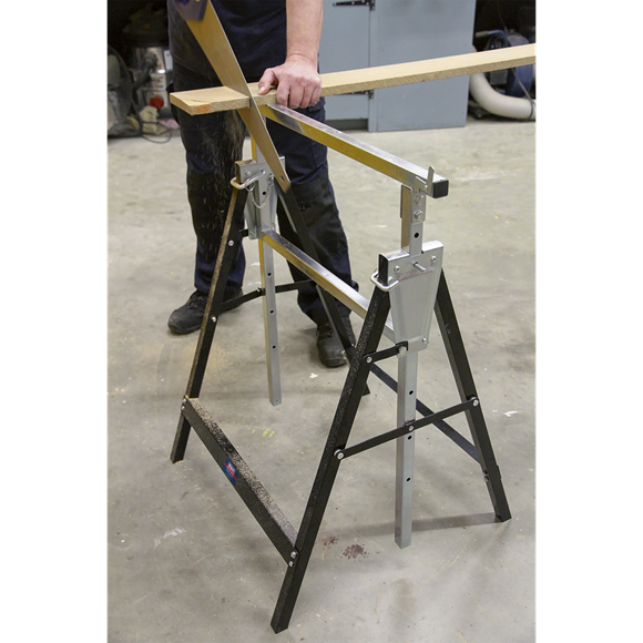 Höhenverstellbarer Metallbock von Toolland - Max. 180 kg - 81 bis 130 cm