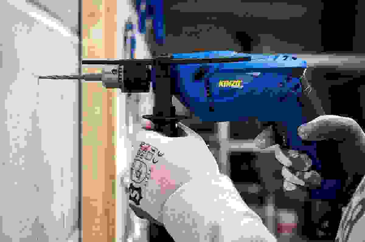 Kinzo Schlagbohrmaschine - 230V - 710W - Drehzahlregler - Hammer- und Bohrfunktion - mit Tiefenlineal - Zusatzhandgriff