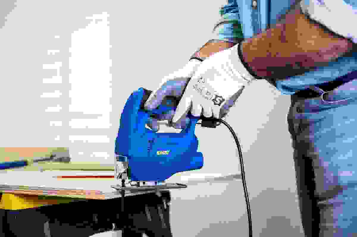 Kinzo Stichsäge - 230V - 400W - mit Staubabsaugung - Schutzhülle Blatt - Holz bis zu 65 mm - Metall bis zu 6 mm- Blau