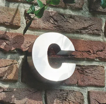 3D Kleinbuchstabe c aus Edelstahl - Höhe 16 cm und Tiefe 3 cm