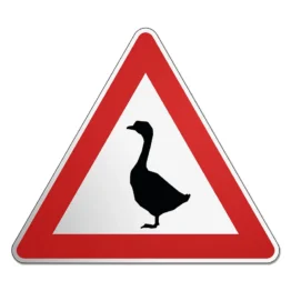 Dreieckiges Verkehrsschild mit Motiv Gans