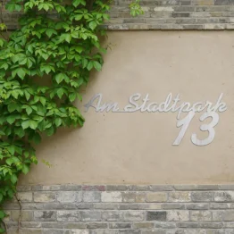 Edelstahl Hausnummer mit Straßenname Typ 9 | 346 mm hoch bis 11 Buchstaben