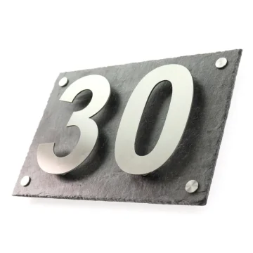 Edelstahlhausnummer auf Schiefer 300 x 200 mm