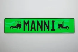 LKW Namensschild neongrün mit Wunschname und Symbol