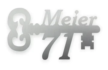 Türschild als Schlüssel mit Hausnummer und Name aus Edelstahl gelasert
